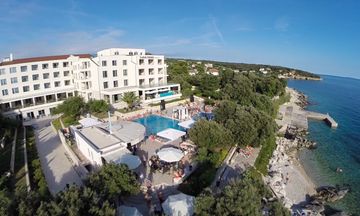 Luna Island Hotel