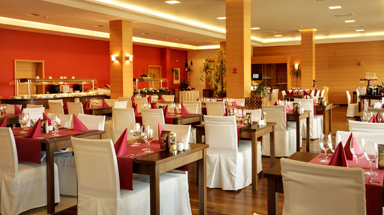 Luna Island Hotel Restaurant