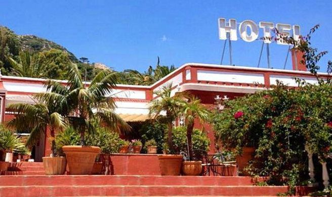 Hotel La Pena Exterior