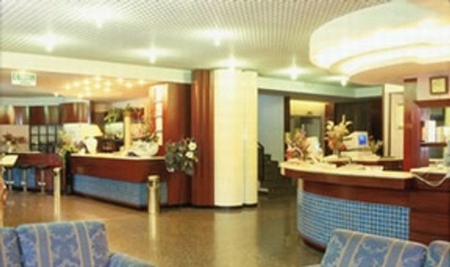 THP Hotel Bologna Lobby