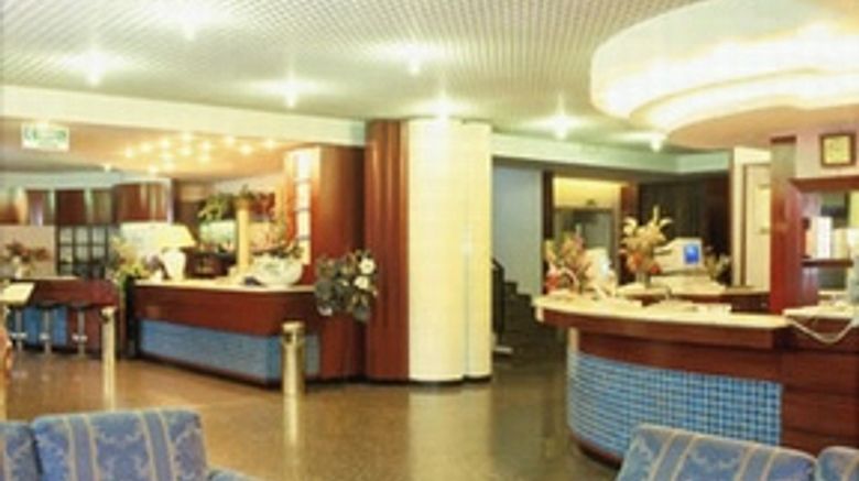 THP Hotel Bologna Lobby