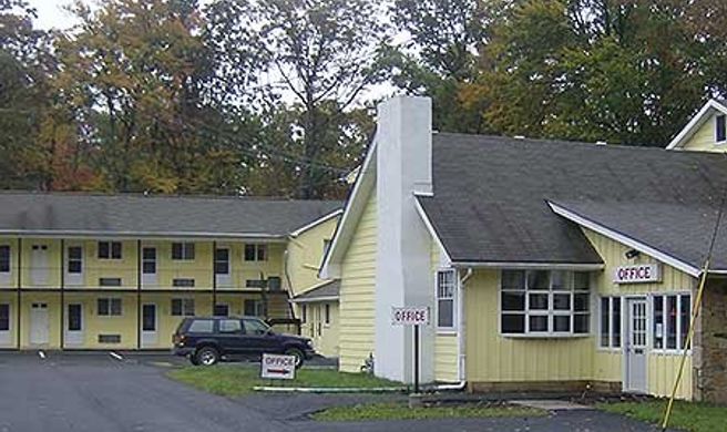 Country Place Inn & Suites Exterior