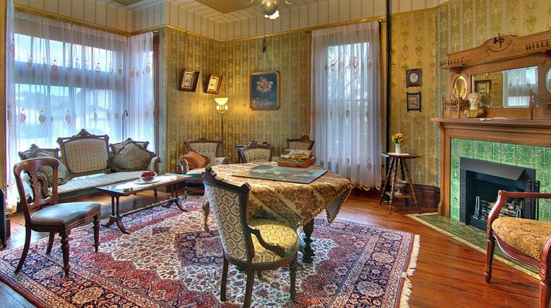 <b>The Gingerbread Mansion Inn Lobby</b>