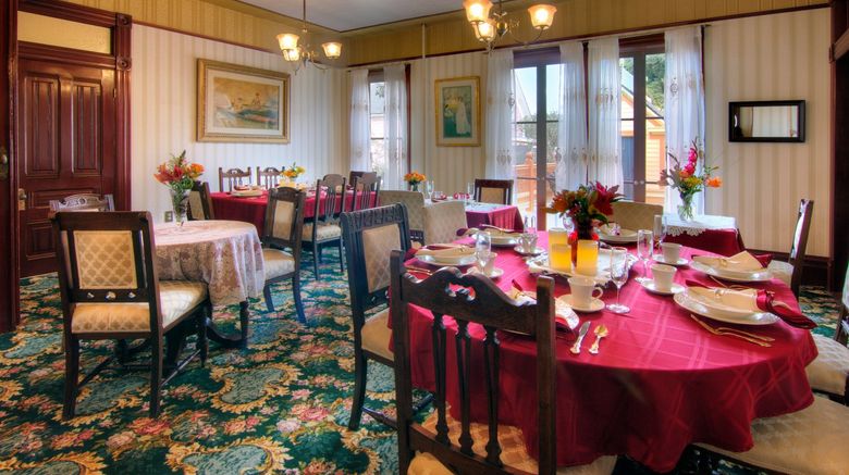 <b>The Gingerbread Mansion Inn Restaurant</b>
