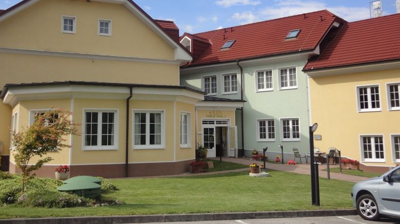 Hotel Cateski Dvorec Exterior