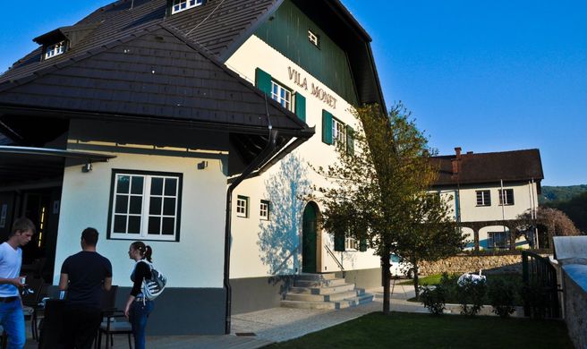 Vila Monet Exterior