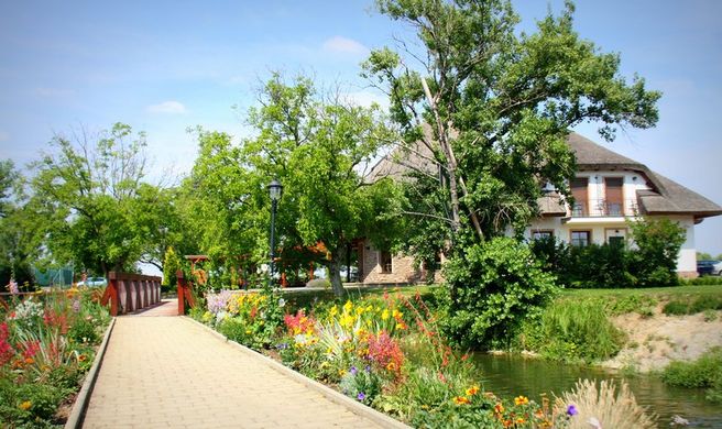 Rybarsky Dvor Pension & Restaurant Exterior