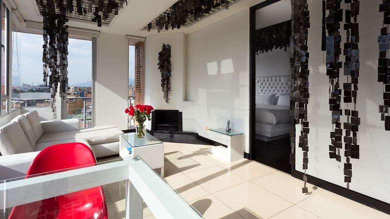 Hotel 104 Art Suites Suite