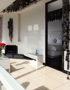 Hotel 104 Art Suites