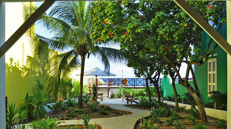 Scuba Lodge Exterior