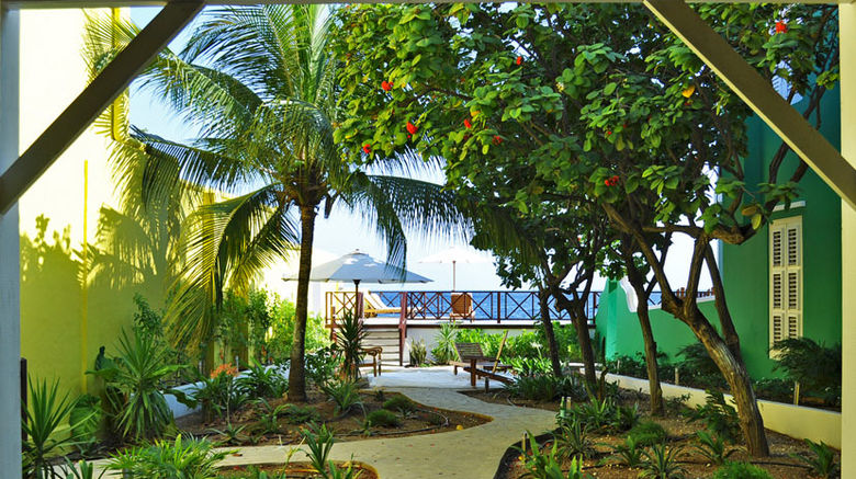 Scuba Lodge Exterior