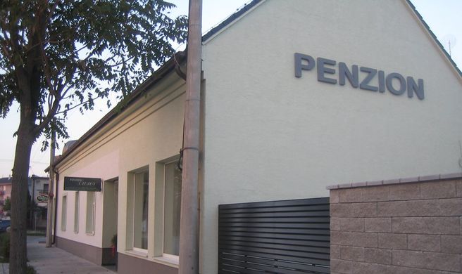 Penzion Luxor Exterior