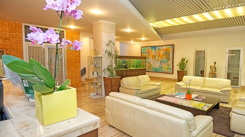 <b>Hotel Park Lobby</b>