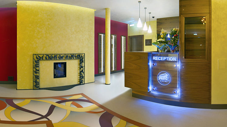 Hotel Air Lobby