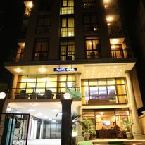 Caravan Hotel