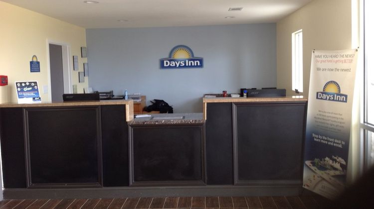 Days Inn Perry near Fairgrounds Lobby