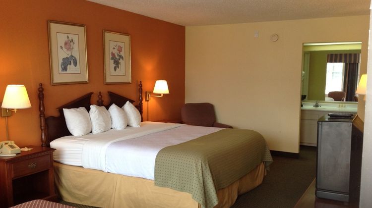 Days Inn Perry near Fairgrounds Room