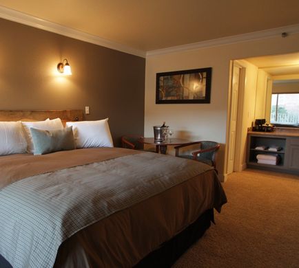 Historian Inn Room