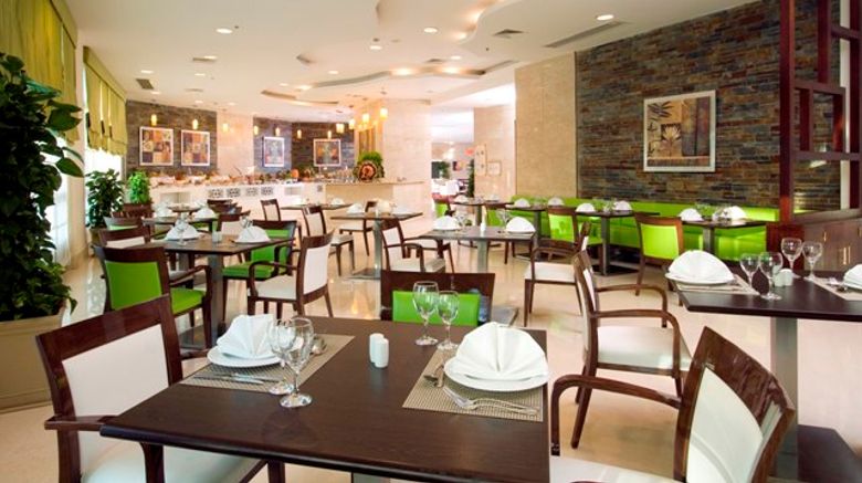 <b>TEDA Swiss Inn Plaza Hotel, Ain Soukhna Restaurant</b> <b>TEDA Swiss Inn Plaza Hotel, Ain Soukhna Restaurant</b>