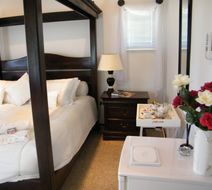 Moonriver Guest House Room
