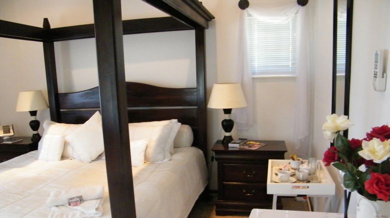<b>Moonriver Guest House Room</b>