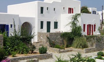 Chroma Paros Hotel