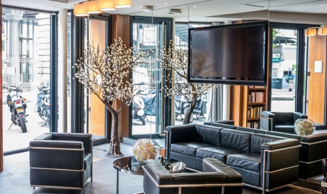 Art Hotel Eiffel Lobby
