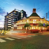 Oaks Gladstone Grand Hotel