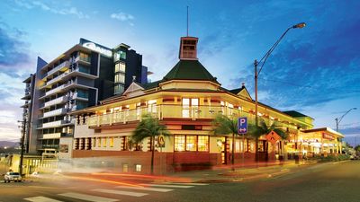 Oaks Gladstone Grand Hotel