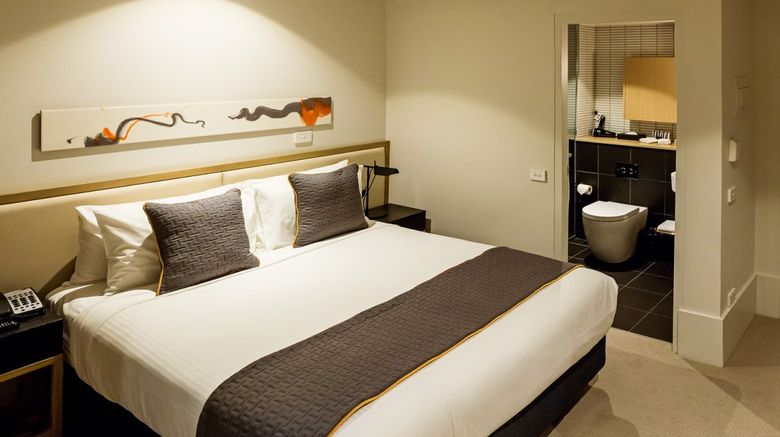 <b>Brady Hotel Central Melbourne Room</b>