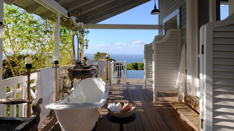<b>Belle Mont Farm Room</b>