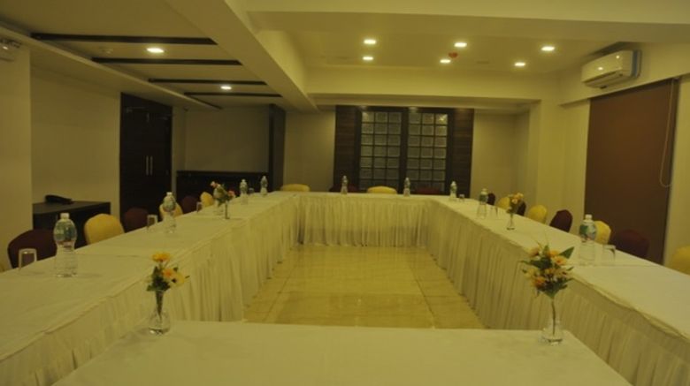 <b>Vista Rooms Grand Eden Hotel Meeting</b>