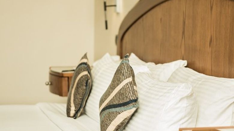 <b>Cherry Maryski Hotel Room</b>