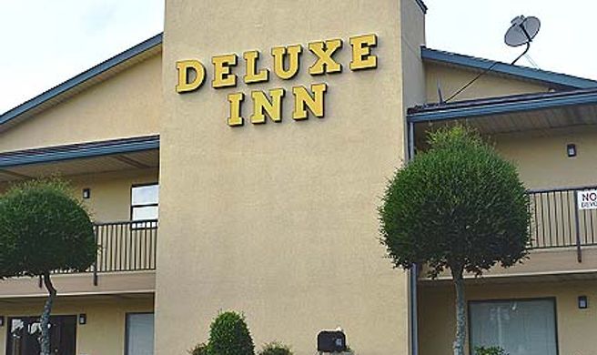 Deluxe Inn Fayetteville Exterior