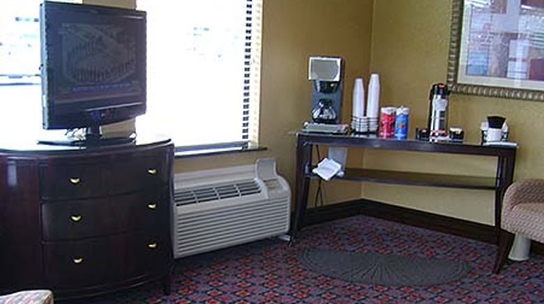 <b>Deluxe Inn Fayetteville Lobby</b>