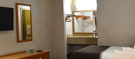 Deluxe Inn Fayetteville Room