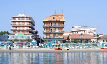 Hotel Cola