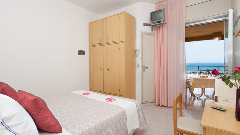 <b>Hotel Cola Room</b>