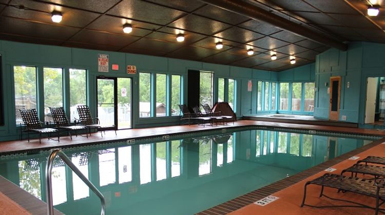 Hill Country Cottage & RV Resort Pool