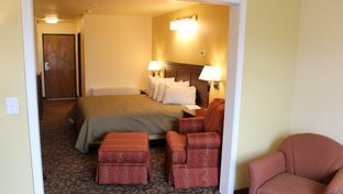 Allanivik Hotel & Salmonberry Suites