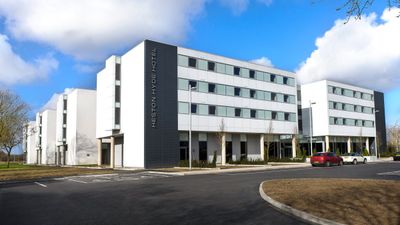 Heston Hyde Hotel