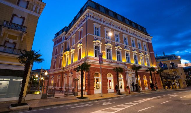 Hotel Continental Exterior