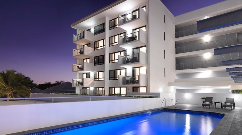 <b>Oaks Mackay Carlyle Suites Pool</b>
