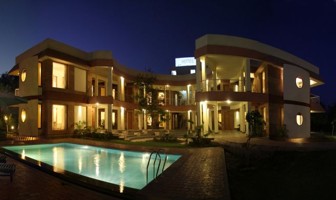 Hotel Chitvan Exterior