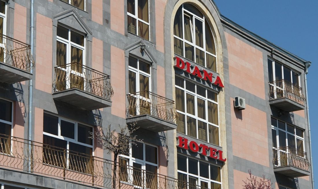 Diana Hotel Exterior