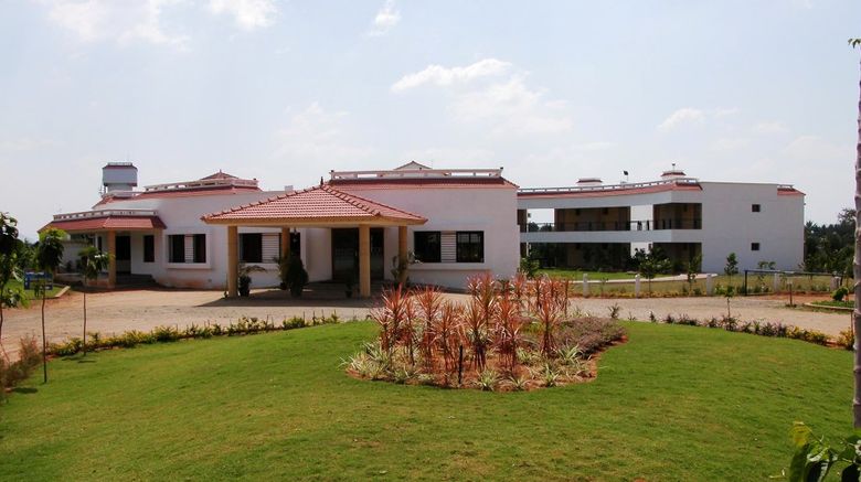 <b>Arunai Anantha Resort Spa</b> <b>Arunai Anantha Resort Spa</b>