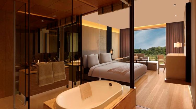 Roseate House New Delhi Room