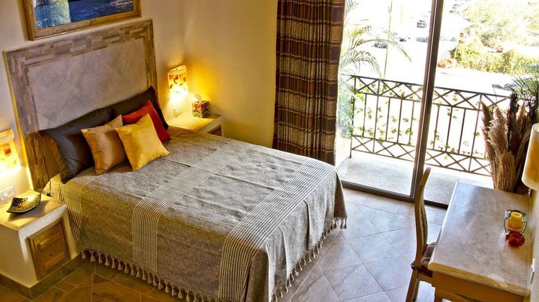 <b>Cabo Vista Hotel Room</b>