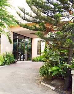 The Grand Villa Hotel