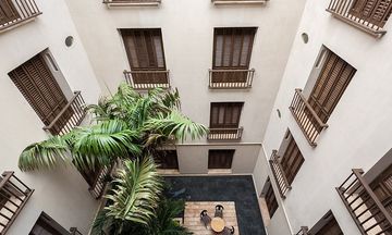 Bastion Luxury Hotel